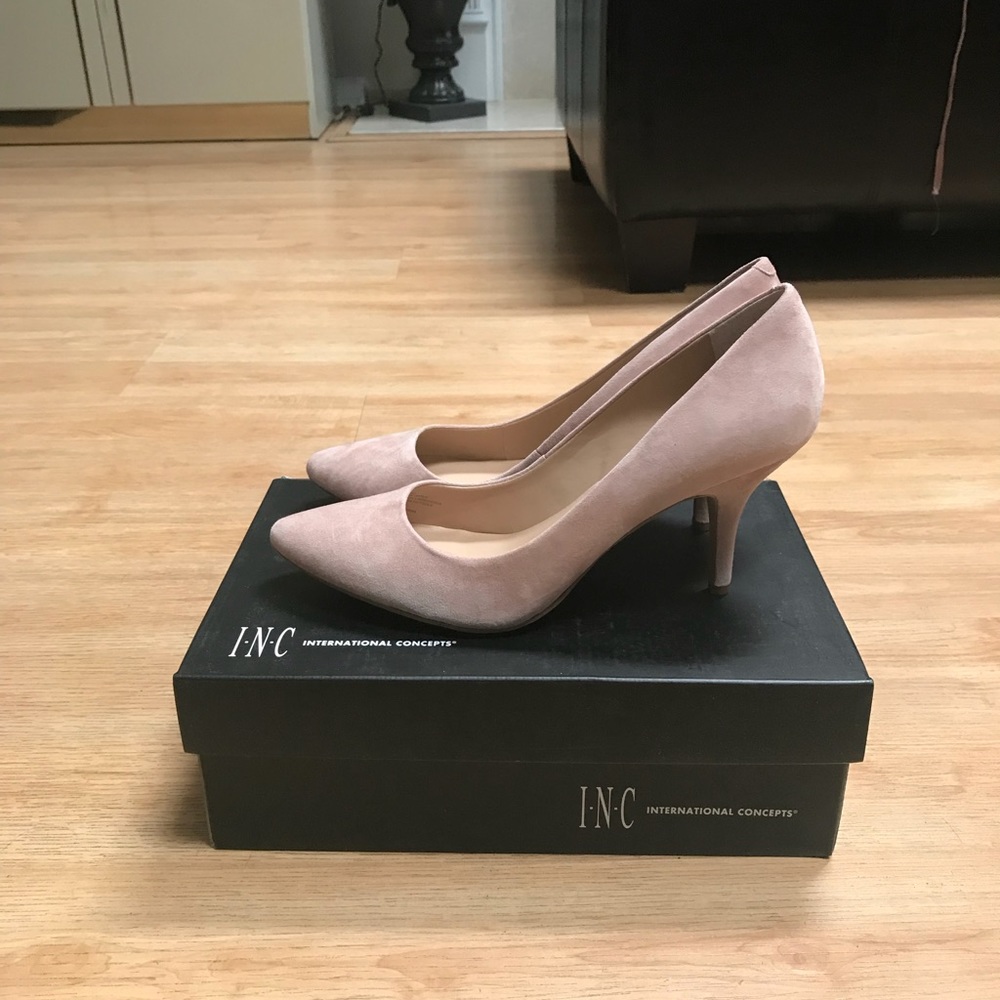 INC Zitah Pointed Toe Pumps Blush Suede 9.5